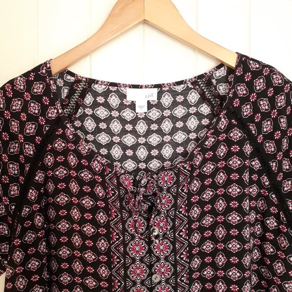 J. Jill Short Sleeve Scoop Neck Button Up Top w/Tie & Crochet Trim Black Size S - Picture 4 of 11